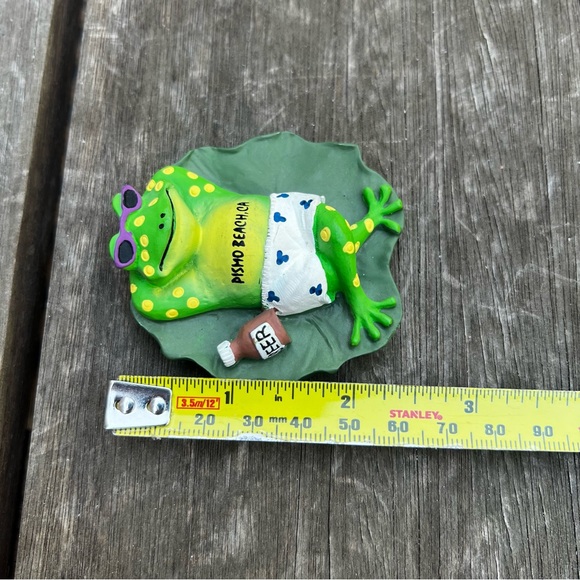Vintage 90s Pismo Beach California Frog and Lily Pad Ceramic Refrigerator Magnet - Picture 4 of 4